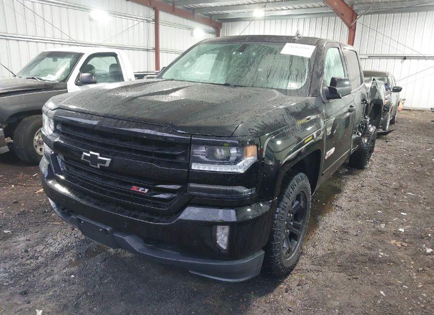 Photo 2 of 2018 Chevrolet Silverado 1500 2LZ (VIN 3GCUKSEC4JG617117)