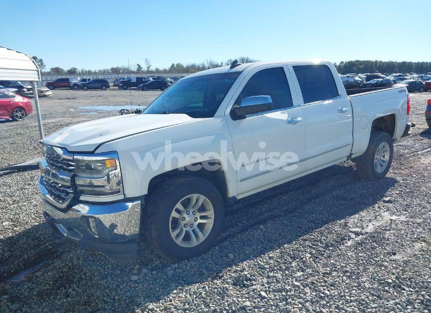 Photo 2 of 2018 Chevrolet Silverado 1500 1LZ (VIN 3GCUKSEC5JG220547)