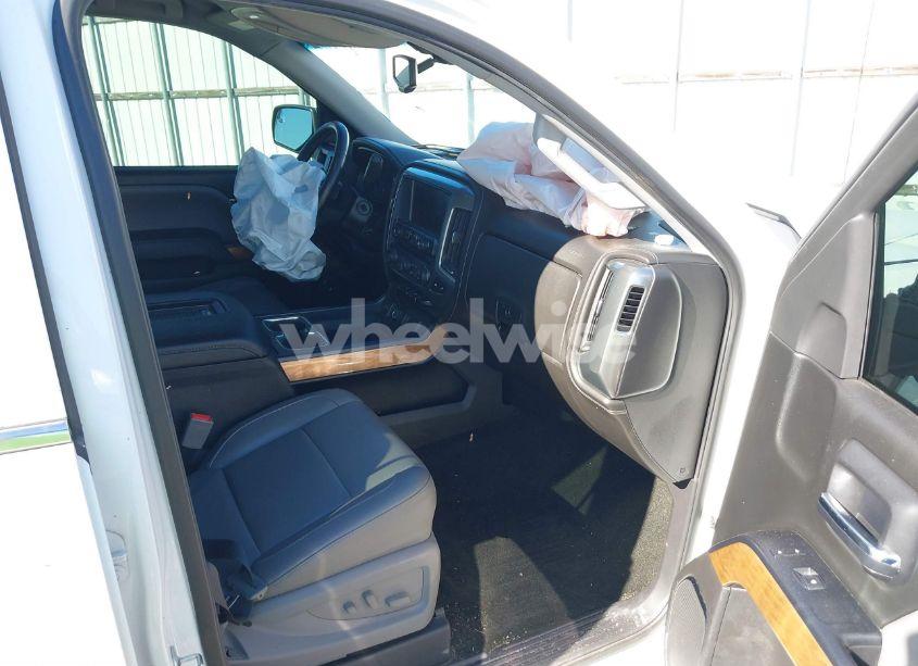 Photo 5 of 2018 Chevrolet Silverado 1500 1LZ (VIN 3GCUKSEC5JG220547)