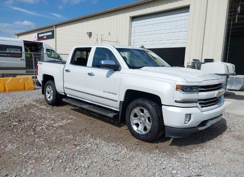 2017 Chevrolet Silverado 1500 2LZ (VIN 3GCUKSEC6HG342943) main photo