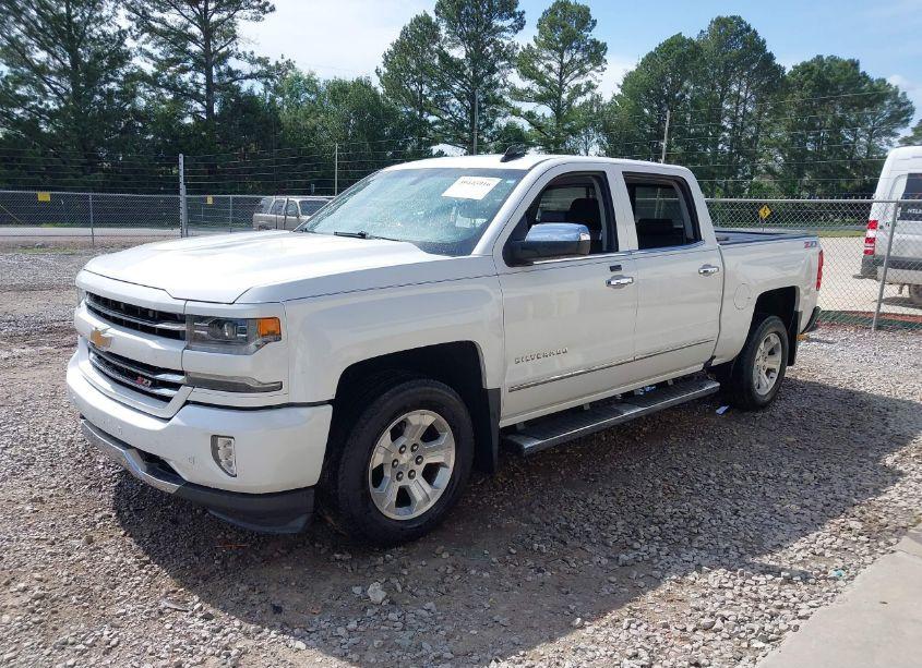 Photo 2 of 2017 Chevrolet Silverado 1500 2LZ (VIN 3GCUKSEC6HG342943)