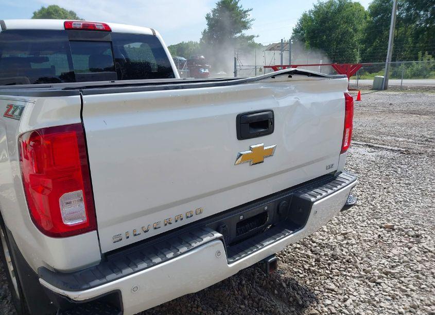 Photo 6 of 2017 Chevrolet Silverado 1500 2LZ (VIN 3GCUKSEC6HG342943)