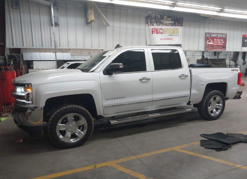 Photo 14 of 2018 Chevrolet Silverado 1500 1LZ (VIN 3GCUKSEC6JG138634)