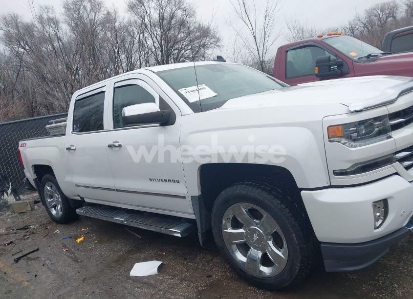 Photo 14 of 2018 Chevrolet Silverado 1500 2LZ (VIN 3GCUKSEC7JG223983)