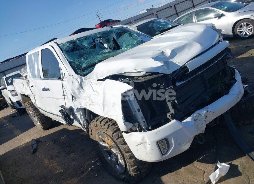 2018 Chevrolet Silverado 1500 2LZ (VIN 3GCUKSEC8JG326233) main photo