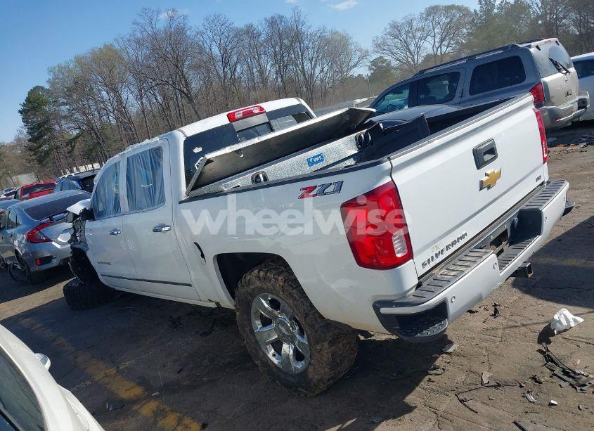 Photo 14 of 2018 Chevrolet Silverado 1500 2LZ (VIN 3GCUKSEC8JG326233)