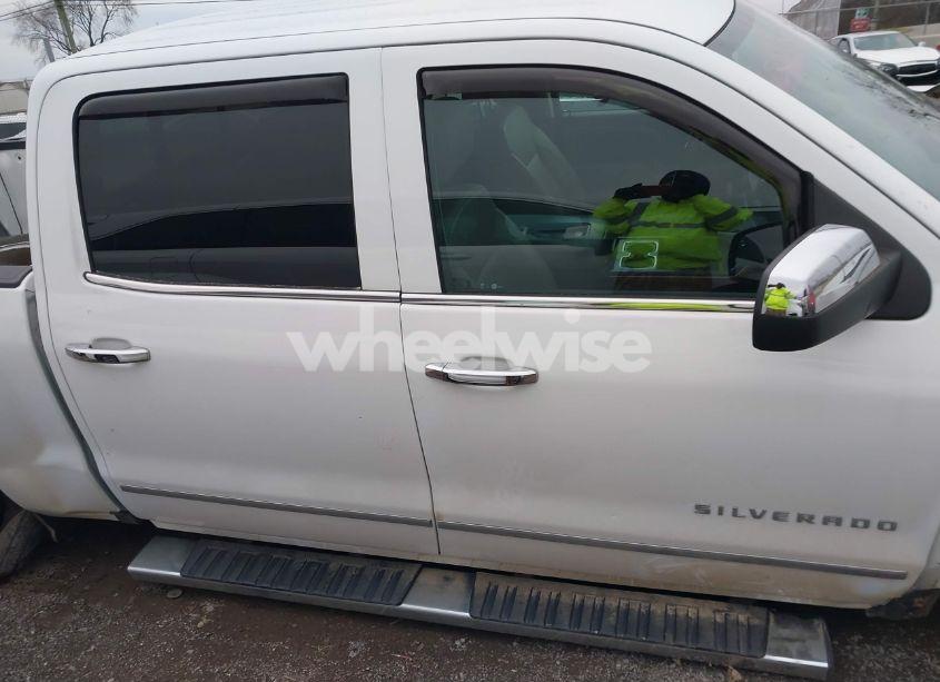 Photo 14 of 2018 Chevrolet Silverado 1500 1LZ (VIN 3GCUKSECXJG327822)