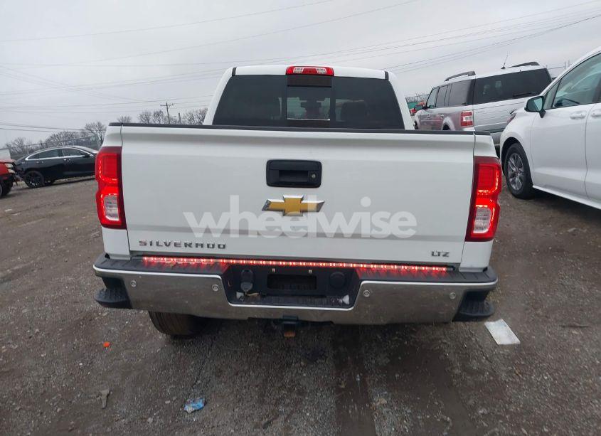 Photo 17 of 2018 Chevrolet Silverado 1500 1LZ (VIN 3GCUKSECXJG327822)