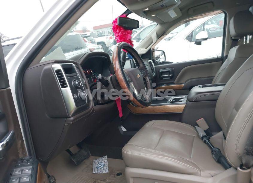 Photo 5 of 2018 Chevrolet Silverado 1500 1LZ (VIN 3GCUKSECXJG327822)