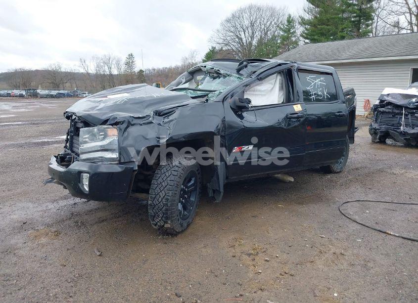 Photo 2 of 2018 Chevrolet Silverado 1500 2LZ (VIN 3GCUKSECXJG582759)