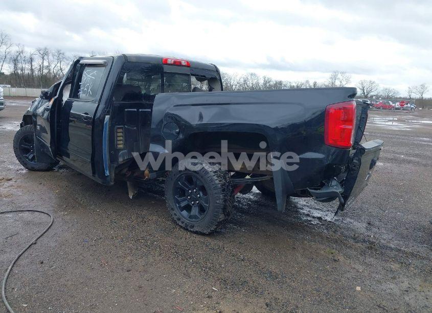 Photo 3 of 2018 Chevrolet Silverado 1500 2LZ (VIN 3GCUKSECXJG582759)