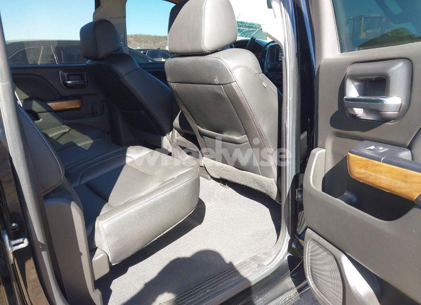 Photo 8 of 2018 Chevrolet Silverado 1500 1LZ (VIN 3GCUKSECXJG644368)