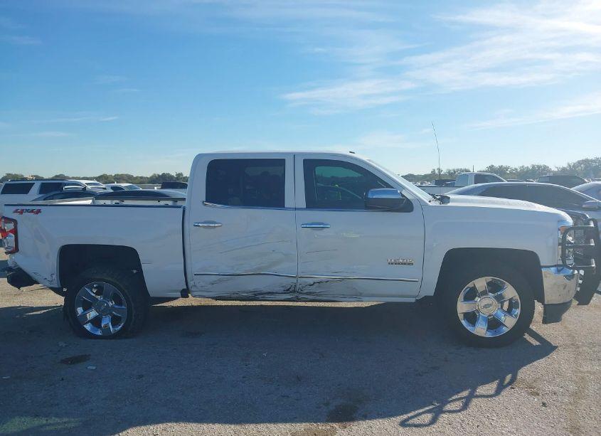 Photo 13 of 2018 Chevrolet Silverado 1500 1LZ (VIN 3GCUKSEJ0JG500861)