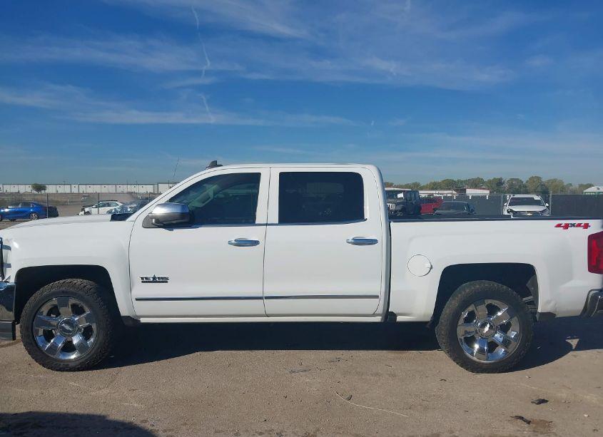 Photo 14 of 2018 Chevrolet Silverado 1500 1LZ (VIN 3GCUKSEJ0JG500861)