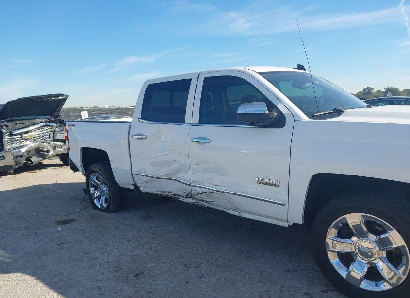 Photo 6 of 2018 Chevrolet Silverado 1500 1LZ (VIN 3GCUKSEJ0JG500861)