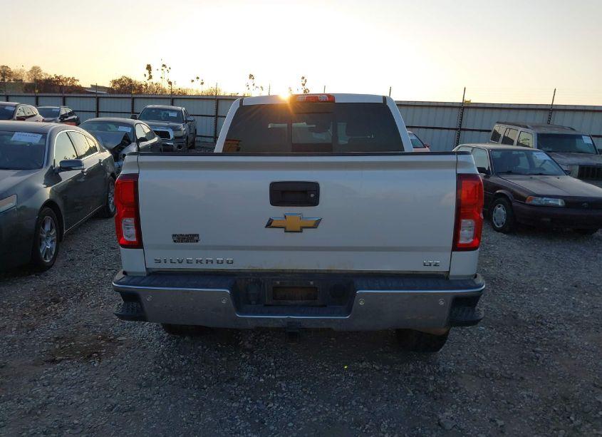 Photo 16 of 2018 Chevrolet Silverado 1500 1LZ (VIN 3GCUKSEJ4JG449252)