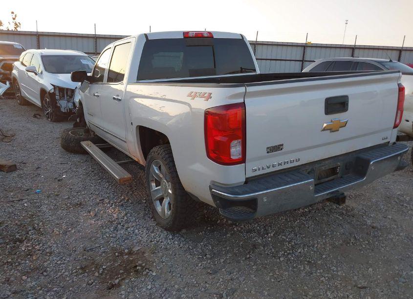 Photo 3 of 2018 Chevrolet Silverado 1500 1LZ (VIN 3GCUKSEJ4JG449252)