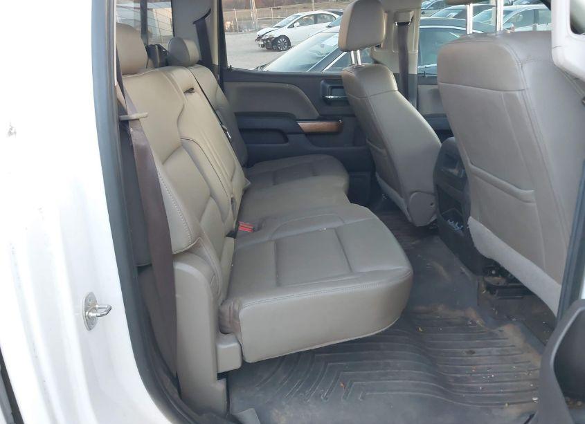 Photo 8 of 2018 Chevrolet Silverado 1500 1LZ (VIN 3GCUKSEJ4JG449252)