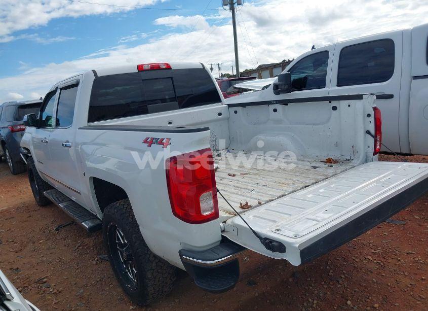 Photo 3 of 2018 Chevrolet Silverado 1500 1LZ (VIN 3GCUKSEJ4JG585879)
