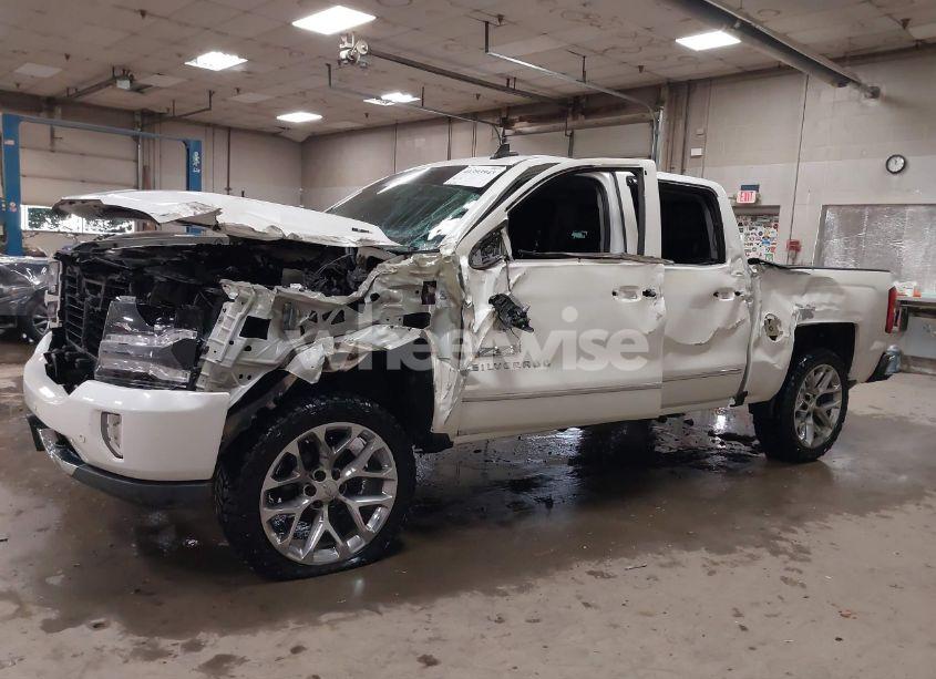 Photo 15 of 2018 Chevrolet Silverado 1500 2LZ (VIN 3GCUKSEJ5JG322476)