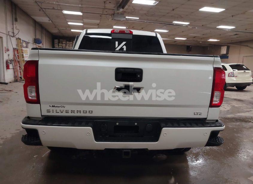 Photo 17 of 2018 Chevrolet Silverado 1500 2LZ (VIN 3GCUKSEJ5JG322476)