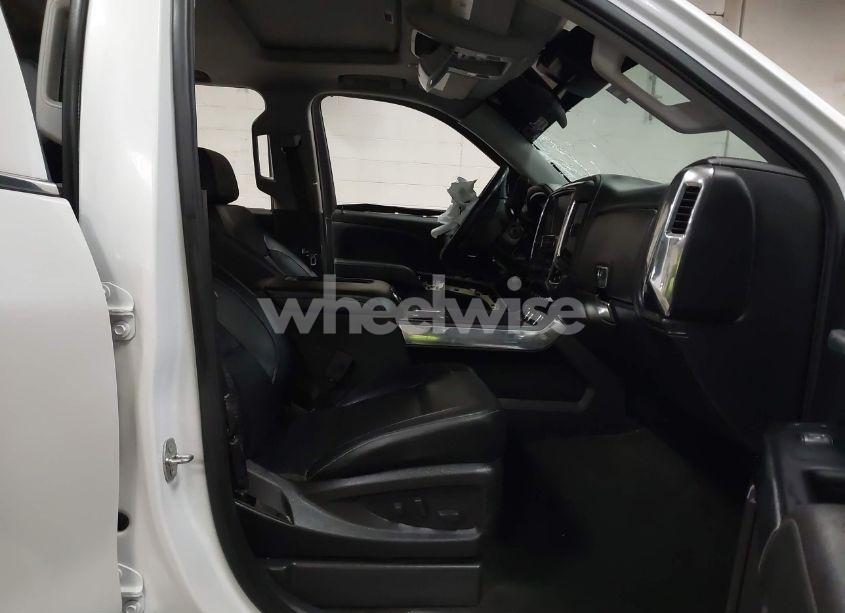 Photo 5 of 2018 Chevrolet Silverado 1500 2LZ (VIN 3GCUKSEJ5JG322476)