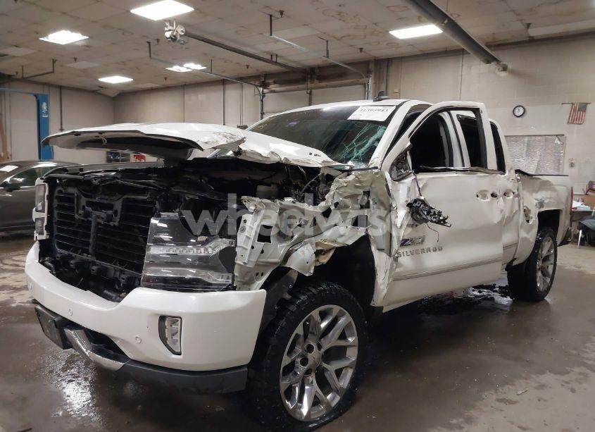 Photo 6 of 2018 Chevrolet Silverado 1500 2LZ (VIN 3GCUKSEJ5JG322476)