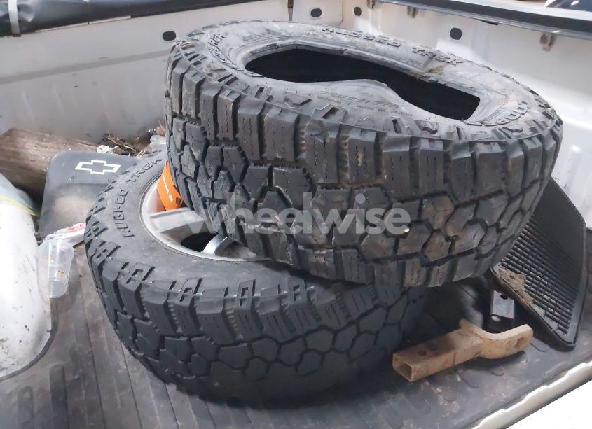 Photo 12 of 2018 Chevrolet Silverado 1500 1LZ (VIN 3GCUKSEJ6JG220720)