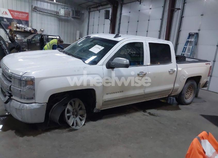 Photo 15 of 2018 Chevrolet Silverado 1500 1LZ (VIN 3GCUKSEJ6JG220720)