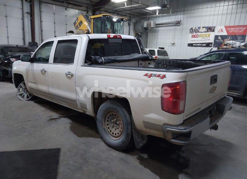 Photo 3 of 2018 Chevrolet Silverado 1500 1LZ (VIN 3GCUKSEJ6JG220720)