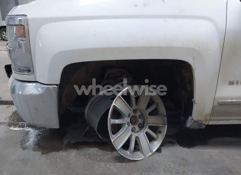 Photo 6 of 2018 Chevrolet Silverado 1500 1LZ (VIN 3GCUKSEJ6JG220720)