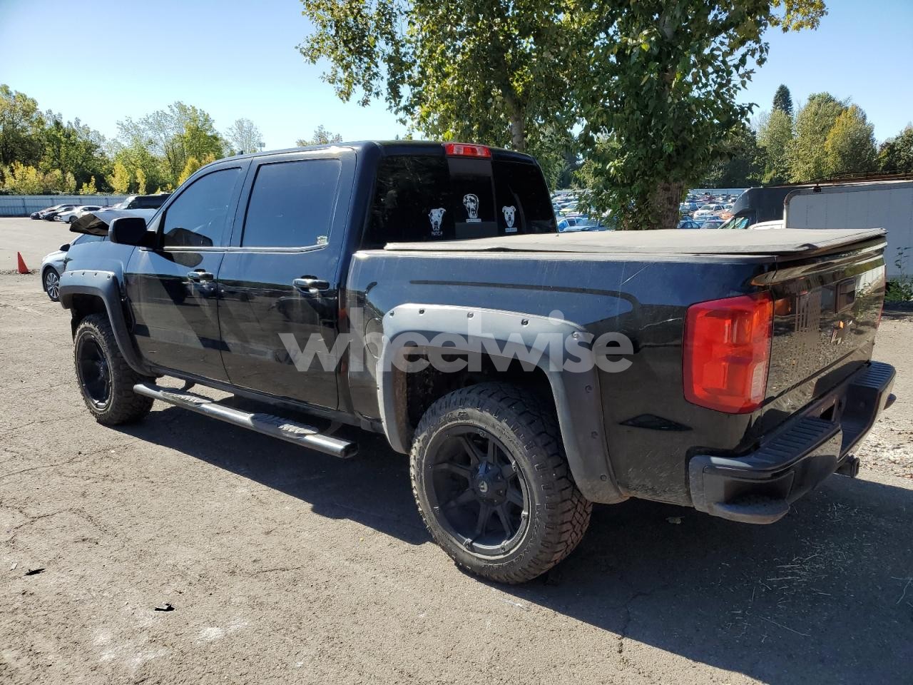 Photo 2 of 2018 CHEVROLET SILVERADO K1500 LTZ (VIN 3GCUKSEJ6JG606182)