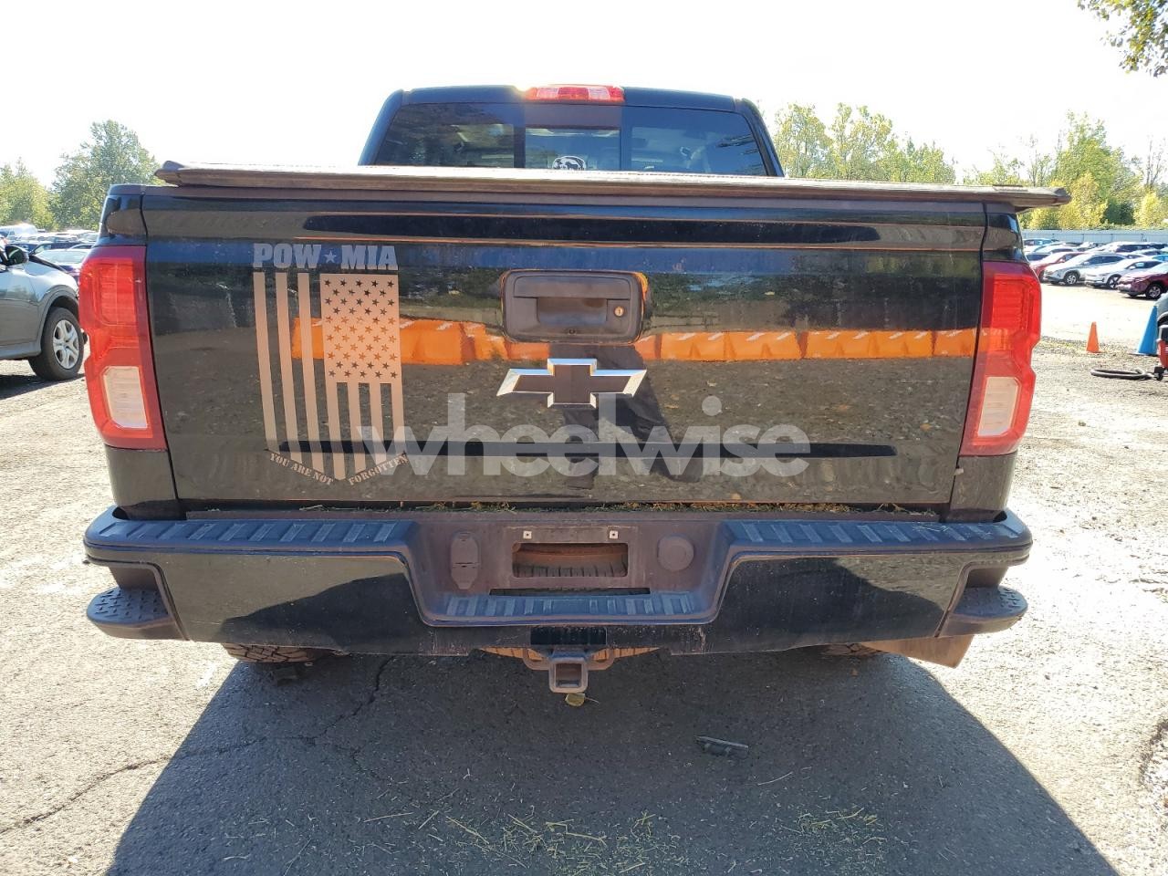 Photo 6 of 2018 CHEVROLET SILVERADO K1500 LTZ (VIN 3GCUKSEJ6JG606182)
