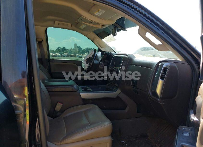 Photo 5 of 2018 Chevrolet Silverado 1500 2LZ (VIN 3GCUKSEJ8JG170287)