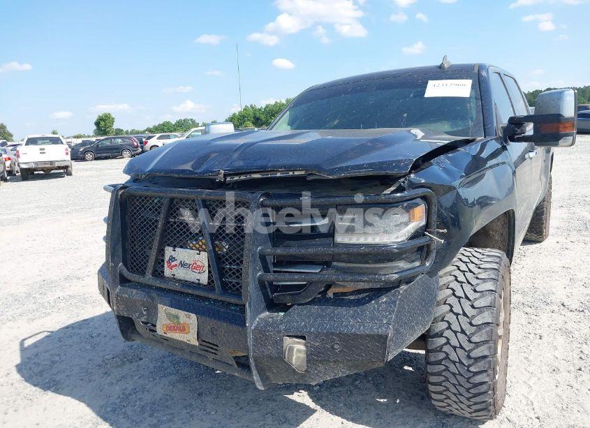 Photo 6 of 2018 Chevrolet Silverado 1500 2LZ (VIN 3GCUKSEJ8JG170287)