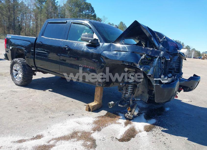 2018 Chevrolet Silverado 1500 2LZ (VIN 3GCUKSEJ9JG168354) main photo