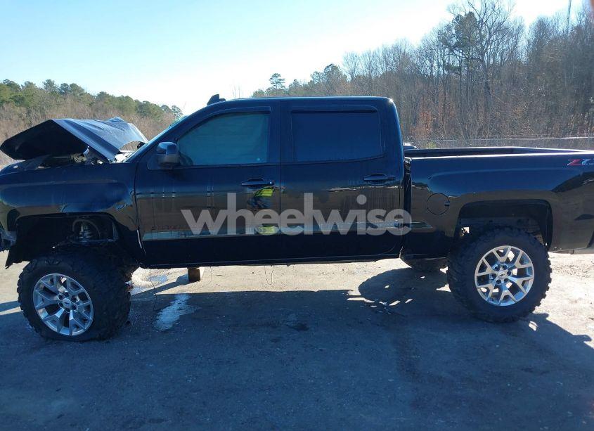 Photo 15 of 2018 Chevrolet Silverado 1500 2LZ (VIN 3GCUKSEJ9JG168354)