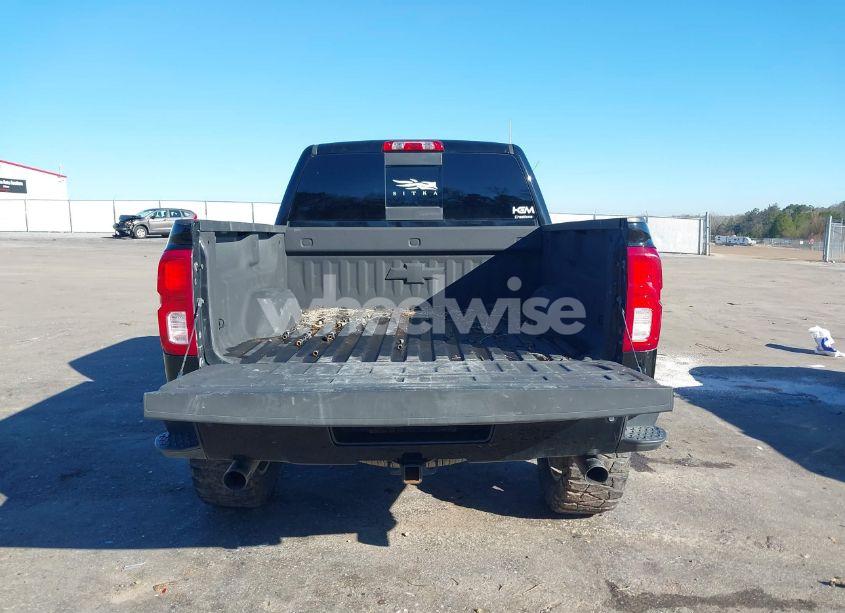 Photo 17 of 2018 Chevrolet Silverado 1500 2LZ (VIN 3GCUKSEJ9JG168354)