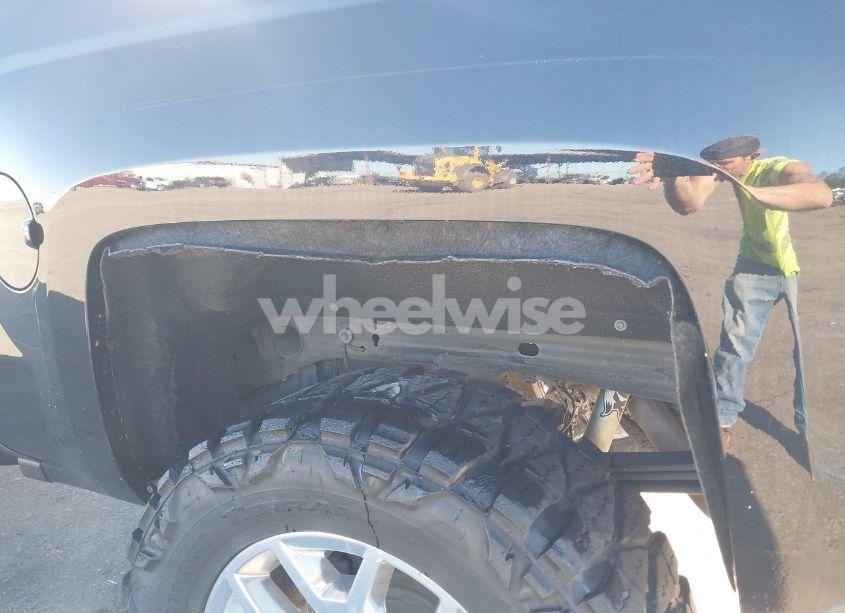 Photo 19 of 2018 Chevrolet Silverado 1500 2LZ (VIN 3GCUKSEJ9JG168354)