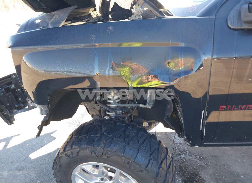 Photo 21 of 2018 Chevrolet Silverado 1500 2LZ (VIN 3GCUKSEJ9JG168354)