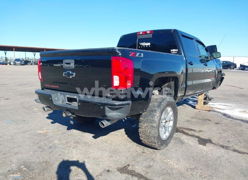 Photo 4 of 2018 Chevrolet Silverado 1500 2LZ (VIN 3GCUKSEJ9JG168354)