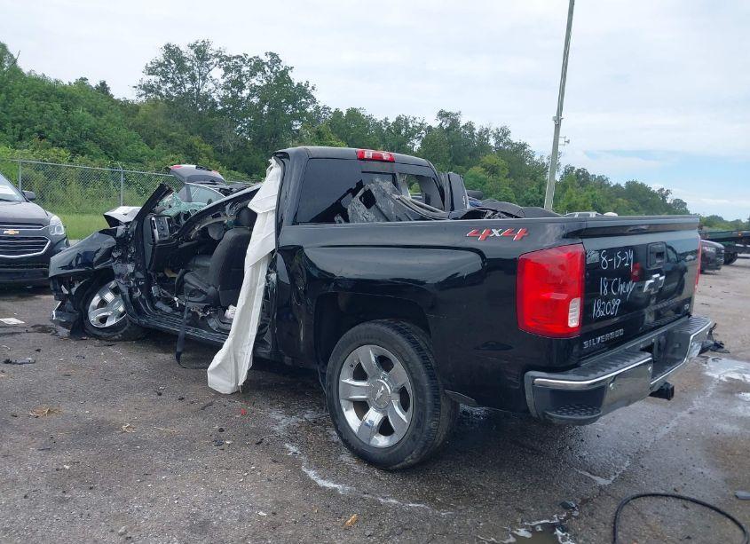 Photo 3 of 2018 Chevrolet Silverado 1500 LTZ (VIN 3GCUKSEJ9JG182089)