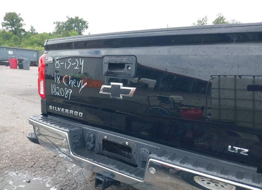 Photo 8 of 2018 Chevrolet Silverado 1500 LTZ (VIN 3GCUKSEJ9JG182089)