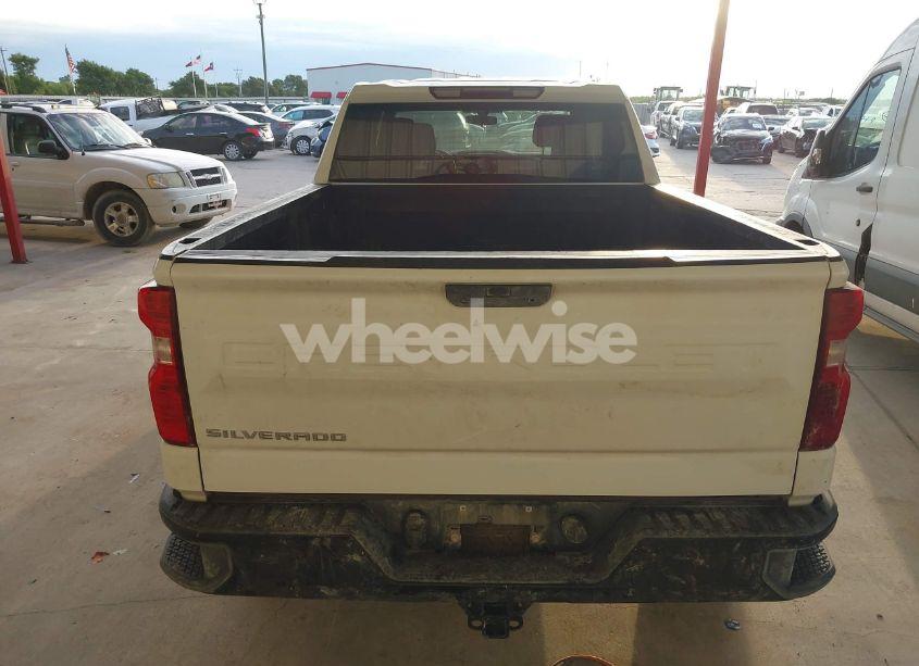 Photo 16 of 2019 Chevrolet Silverado K1500 (VIN 3GCUYAEF8KG294338)