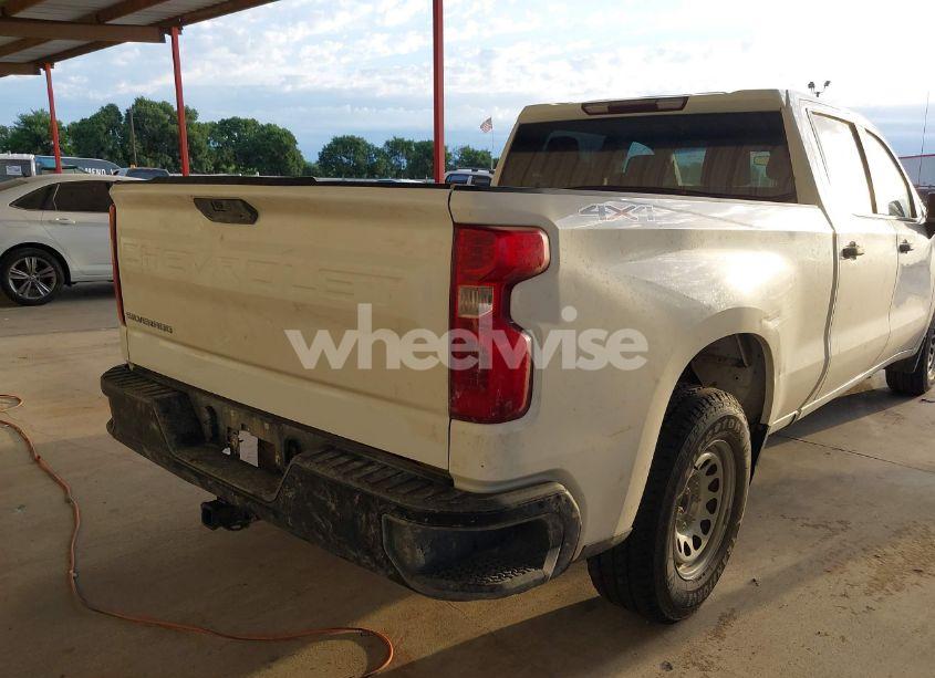 Photo 4 of 2019 Chevrolet Silverado K1500 (VIN 3GCUYAEF8KG294338)