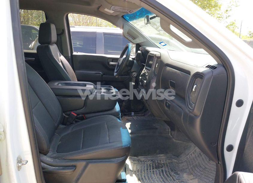 Photo 5 of 2021 Chevrolet Silverado 1500 4WD SHORT BED WT (VIN 3GCUYAEF8MG240248)