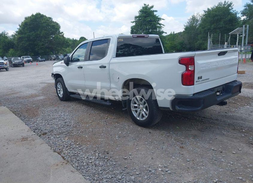 Photo 3 of 2021 Chevrolet Silverado 1500 4WD SHORT BED WT (VIN 3GCUYAEF9MG208330)