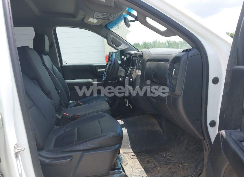 Photo 5 of 2021 Chevrolet Silverado 1500 4WD SHORT BED WT (VIN 3GCUYAEF9MG208330)