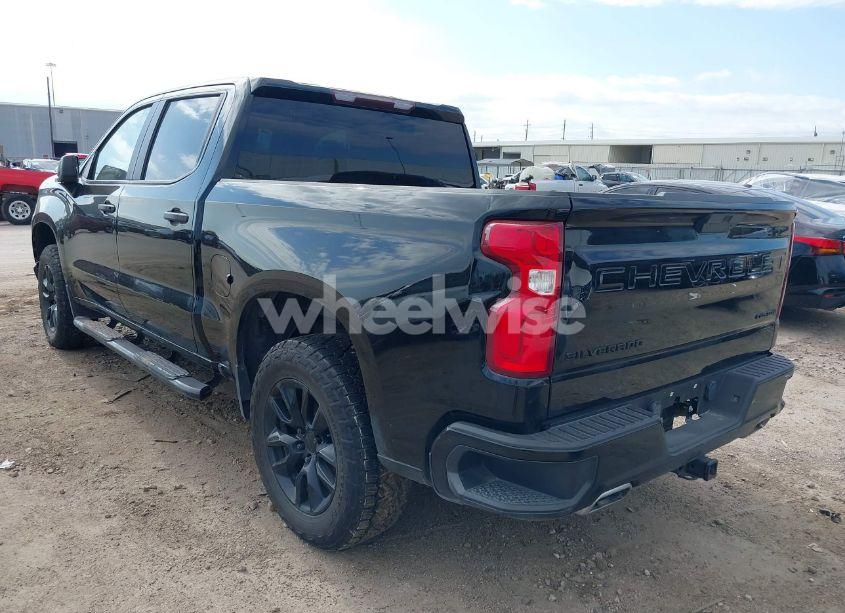 Photo 3 of 2021 Chevrolet Silverado 1500 CUSTOM (VIN 3GCUYBEF6MG110622)