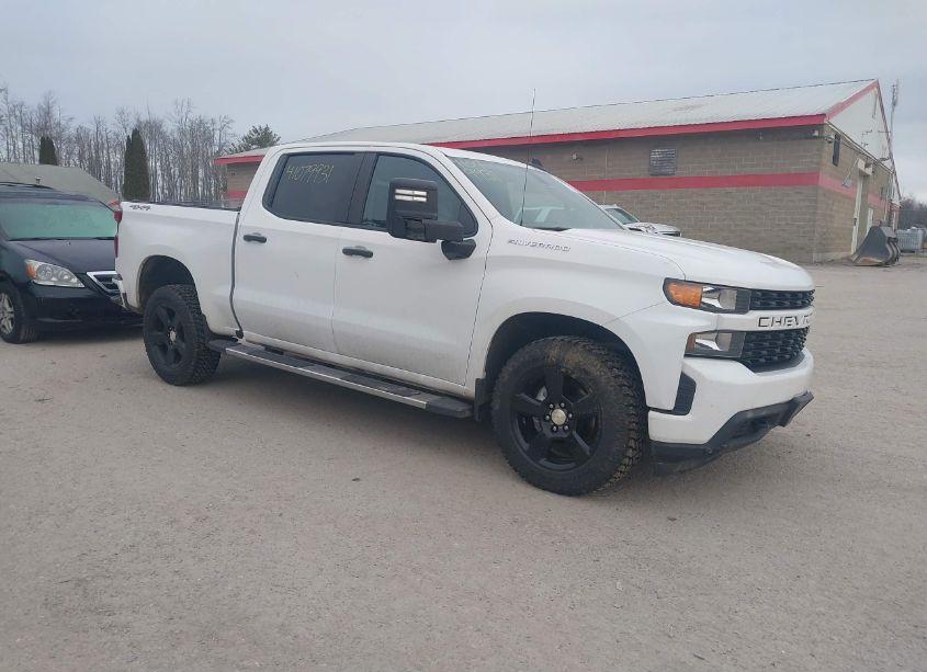 2020 Chevrolet Silverado 1500 4WD SHORT BED CUSTOM (VIN 3GCUYBEF7LG375029) main photo